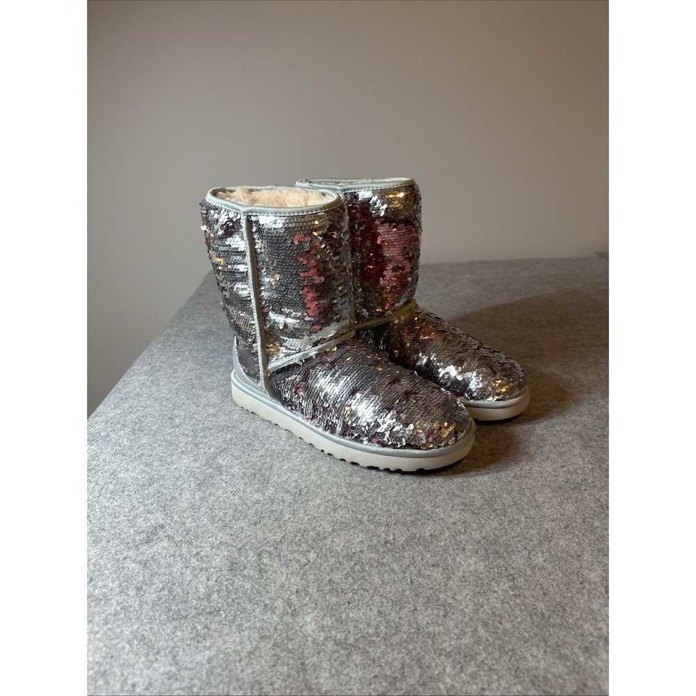 UGG Australia  Womens Classic Short Sparkles Silver Sequin Boots Size 11